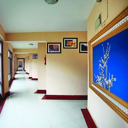 Hotel Pride Continental Srīnagar Екстериор снимка
