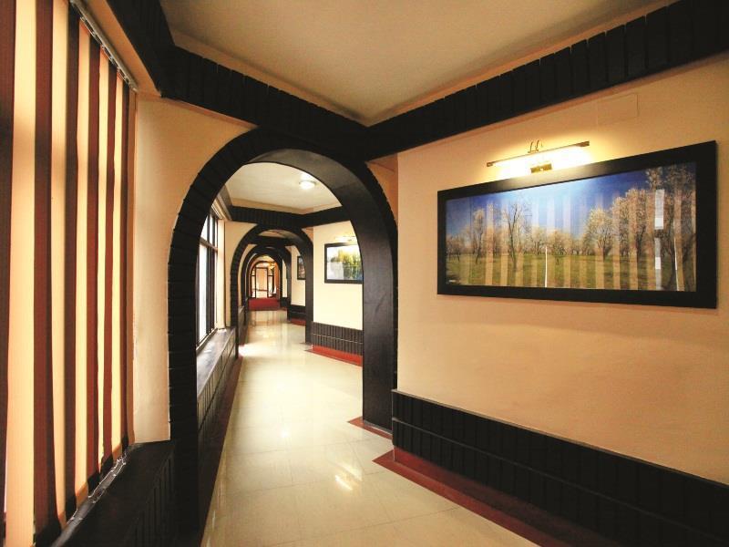 Hotel Pride Continental Srīnagar Екстериор снимка